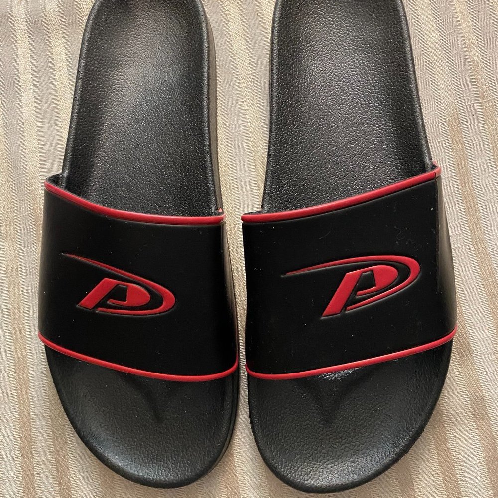 MENS PRO PLAYER SLIDES SIZE 12/13